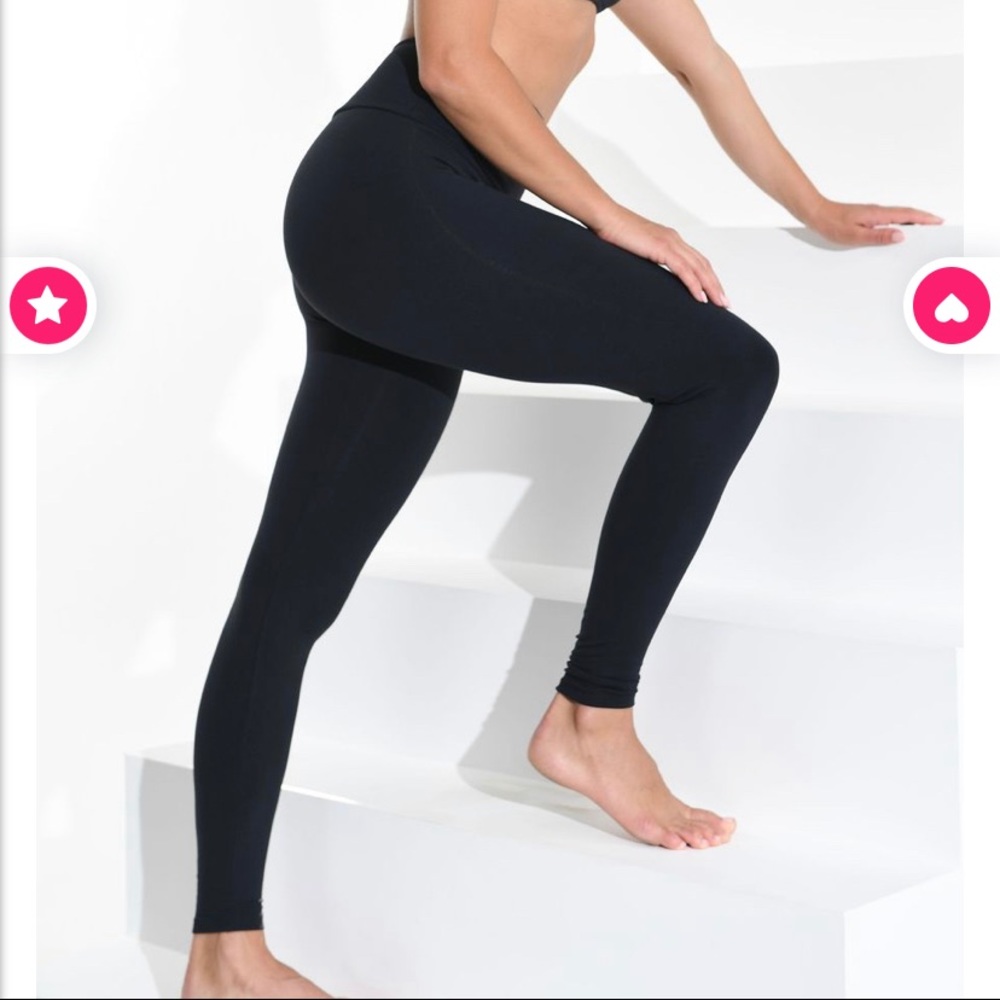 Not Your Average BBBasic Leggings Black - ✨NEW✨